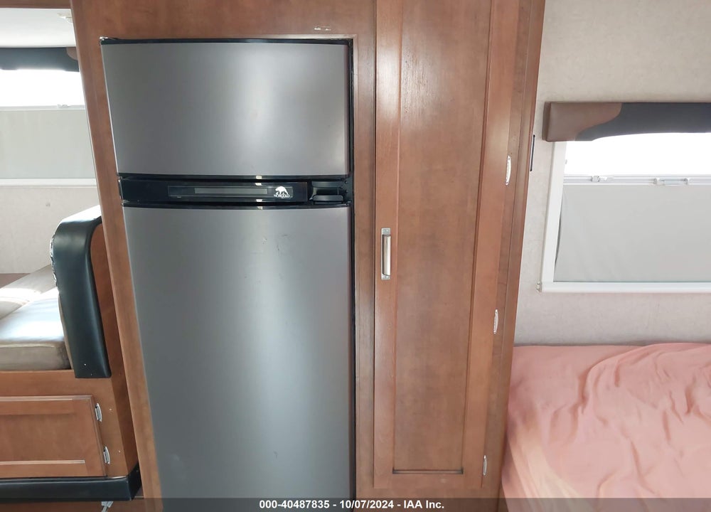 2018 LANCE TRAVEL TRAILERS VIN: 56YTT1510JL322861