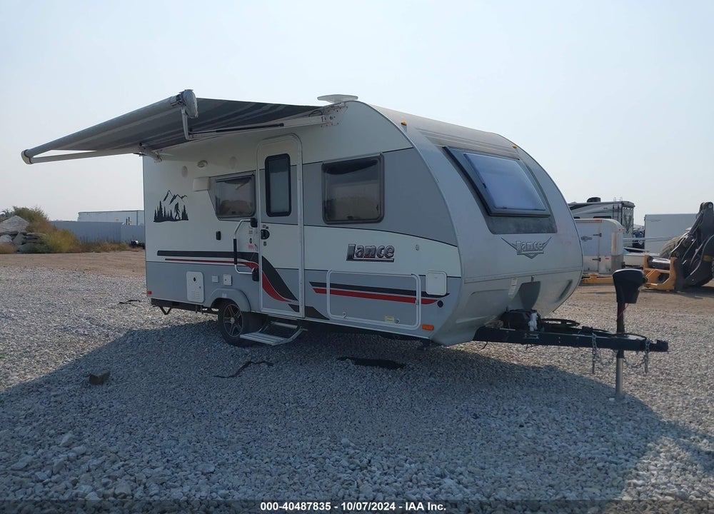 2018 LANCE TRAVEL TRAILERS VIN: 56YTT1510JL322861