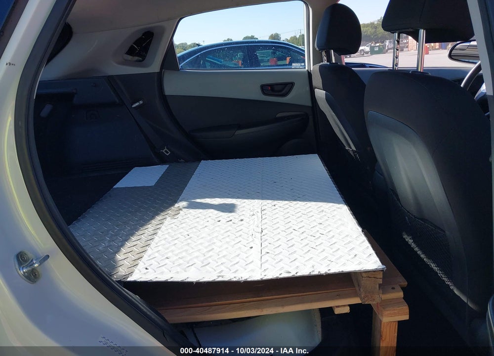 2019 HYUNDAI KONA SE VIN: KM8K12AA8KU224617
