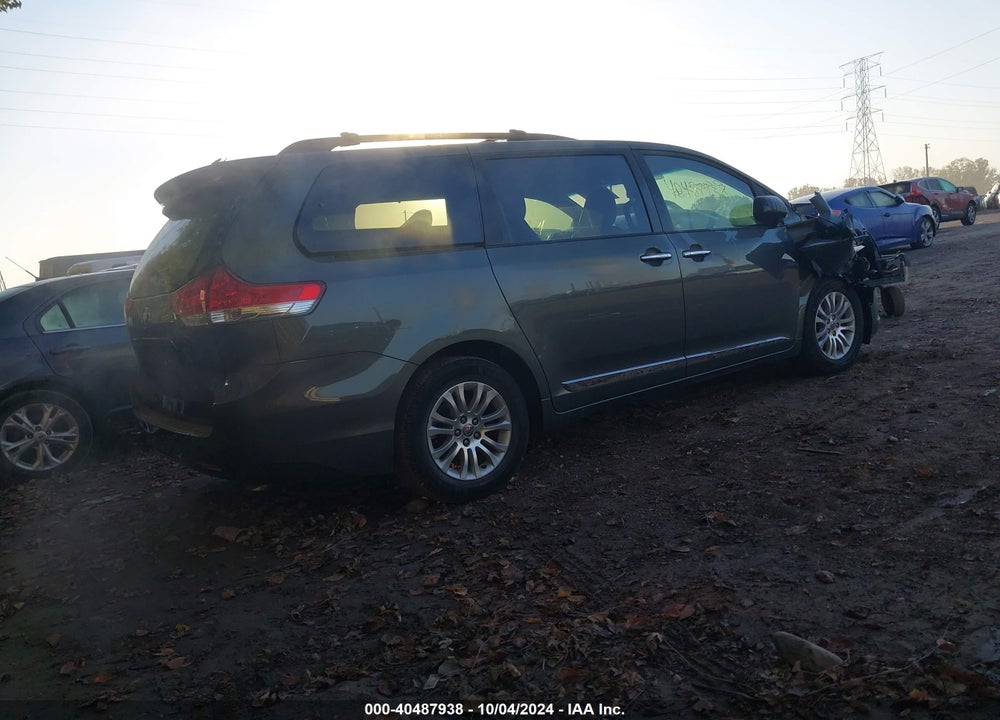 2014 TOYOTA SIENNA XLE V6 8 PASSENGER VIN: 5TDYK3DC5ES488739