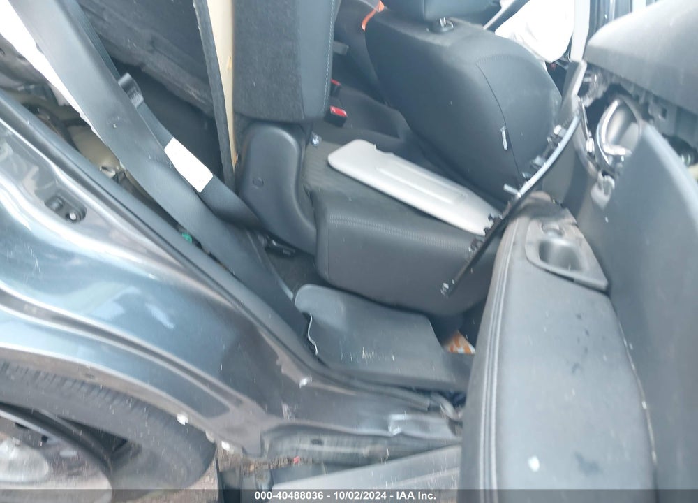 2018 NISSAN ROGUE S VIN: 5N1AT2MT9JC752898