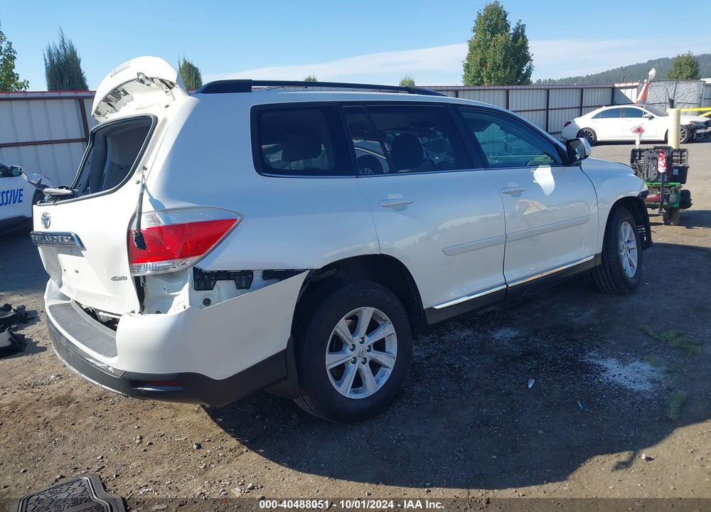 2013 TOYOTA HIGHLANDER BASE PLUS V6 VIN: 5TDBK3EH1DS271607