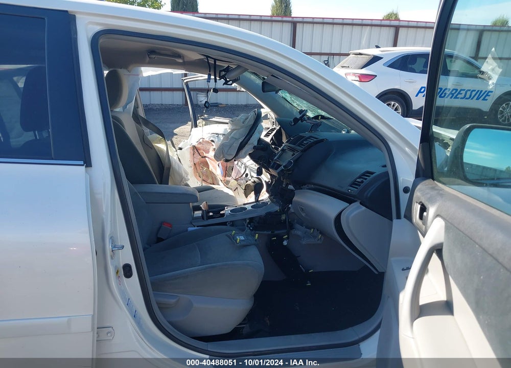 2013 TOYOTA HIGHLANDER BASE PLUS V6 VIN: 5TDBK3EH1DS271607