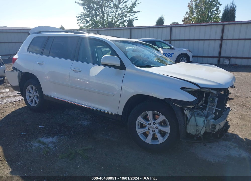 2013 TOYOTA HIGHLANDER BASE PLUS V6 VIN: 5TDBK3EH1DS271607