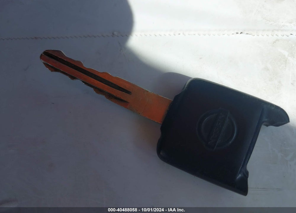 2002 NISSAN FRONTIER XE VIN: 1N6DD26S12C372942