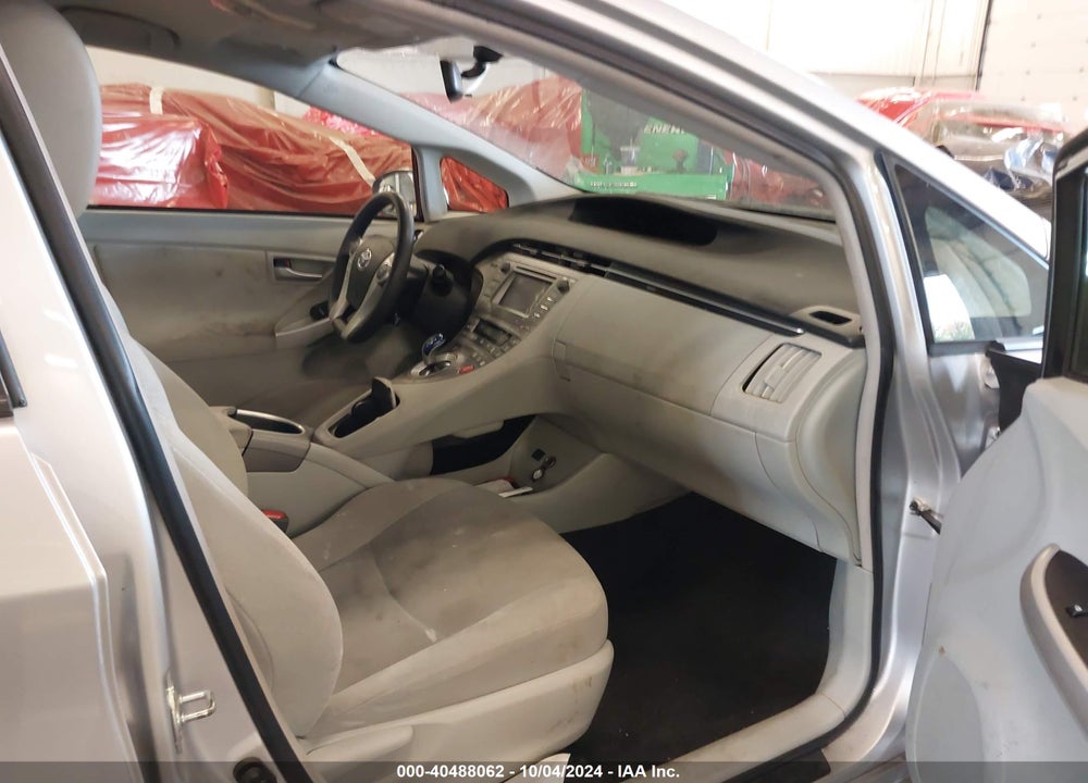 2014 TOYOTA PRIUS THREE VIN: JTDKN3DUXE1810164
