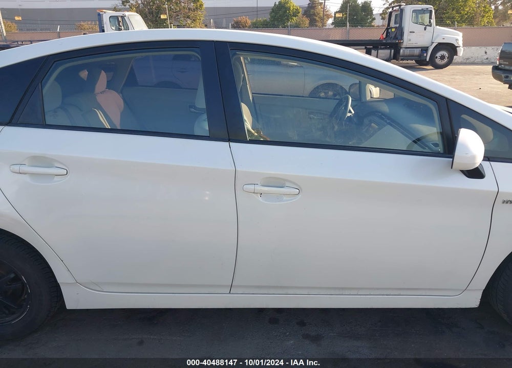 2014 TOYOTA PRIUS THREE VIN: JTDKN3DU5E1763853