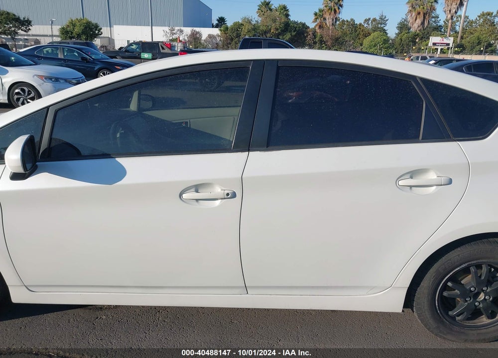 2014 TOYOTA PRIUS THREE VIN: JTDKN3DU5E1763853