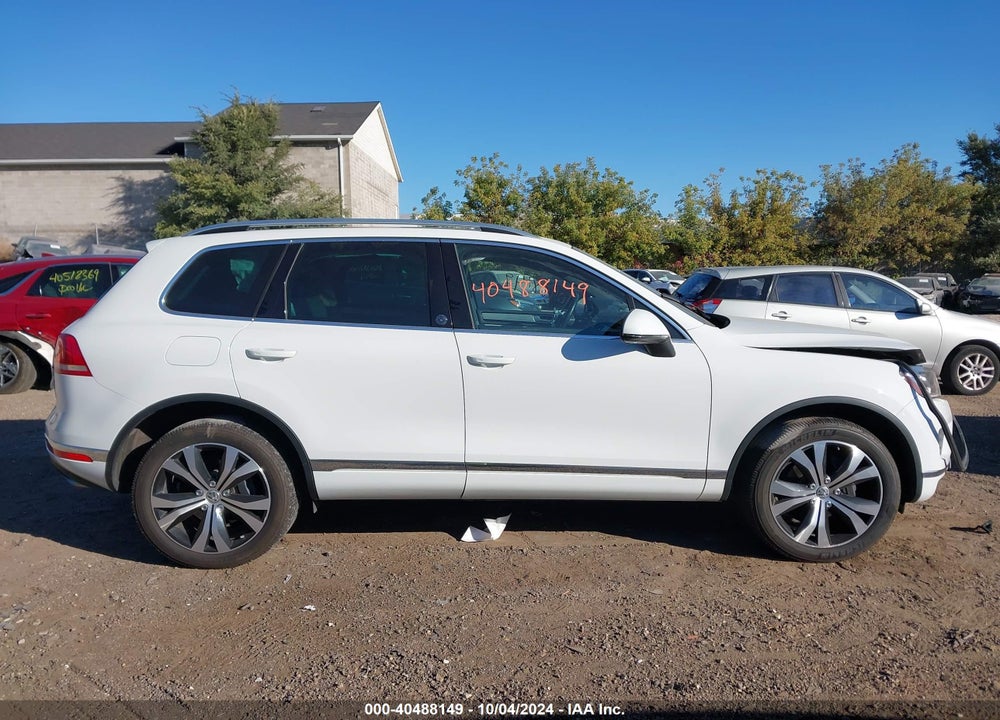 2017 VOLKSWAGEN TOUAREG V6 WOLFSBURG EDITION VIN: WVGRF7BP7HD004717