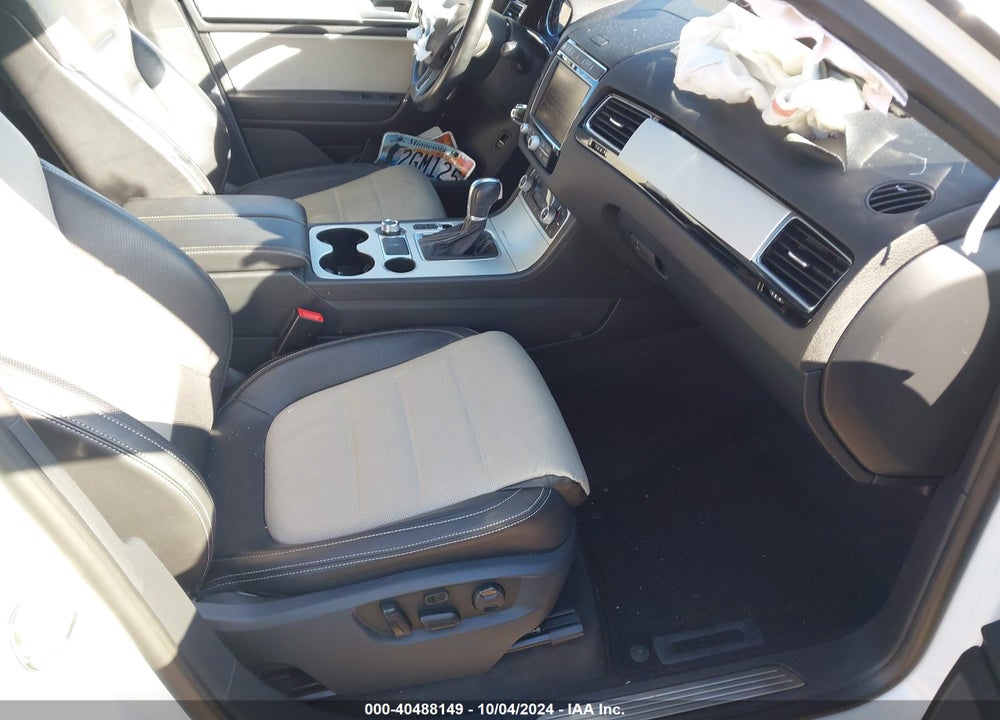 2017 VOLKSWAGEN TOUAREG V6 WOLFSBURG EDITION VIN: WVGRF7BP7HD004717