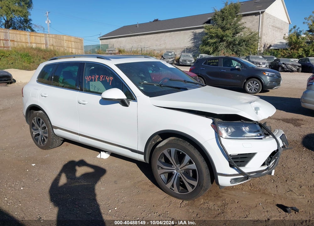 2017 VOLKSWAGEN TOUAREG V6 WOLFSBURG EDITION VIN: WVGRF7BP7HD004717