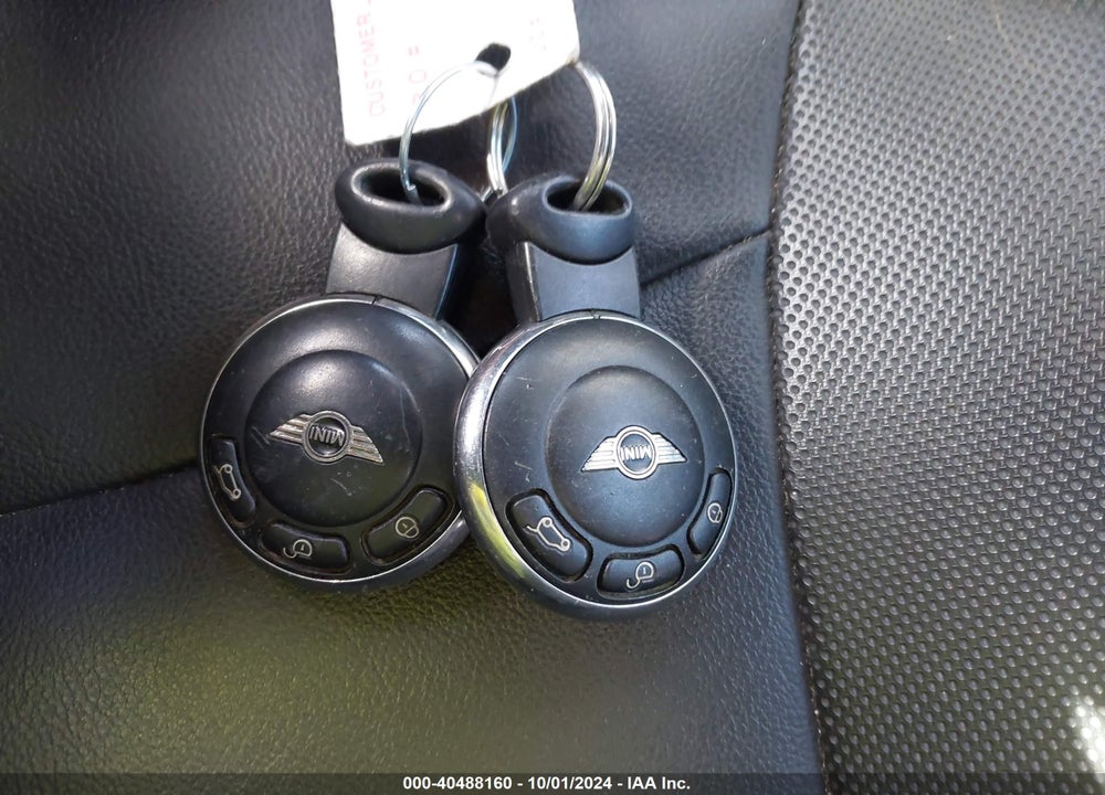 2012 MINI COOPER VIN: WMWSU3C50CT367289