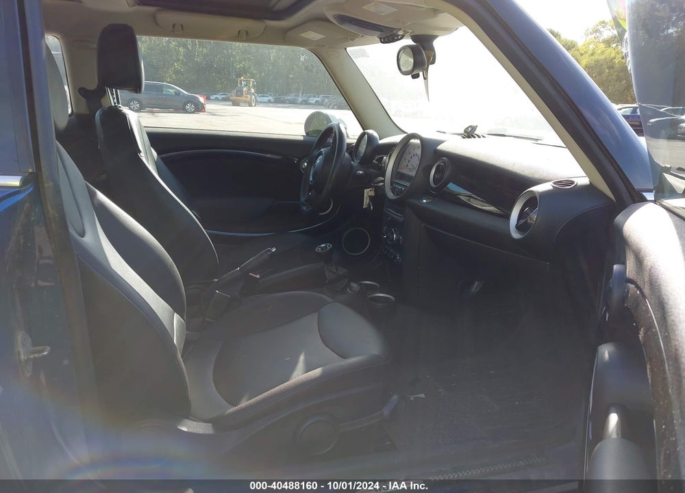 2012 MINI COOPER VIN: WMWSU3C50CT367289