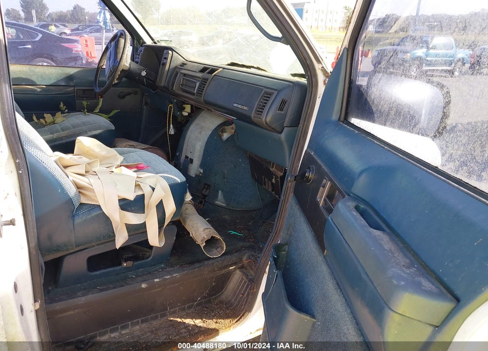1994 CHEVROLET ASTRO VIN: 1GNEL19W4RB225525