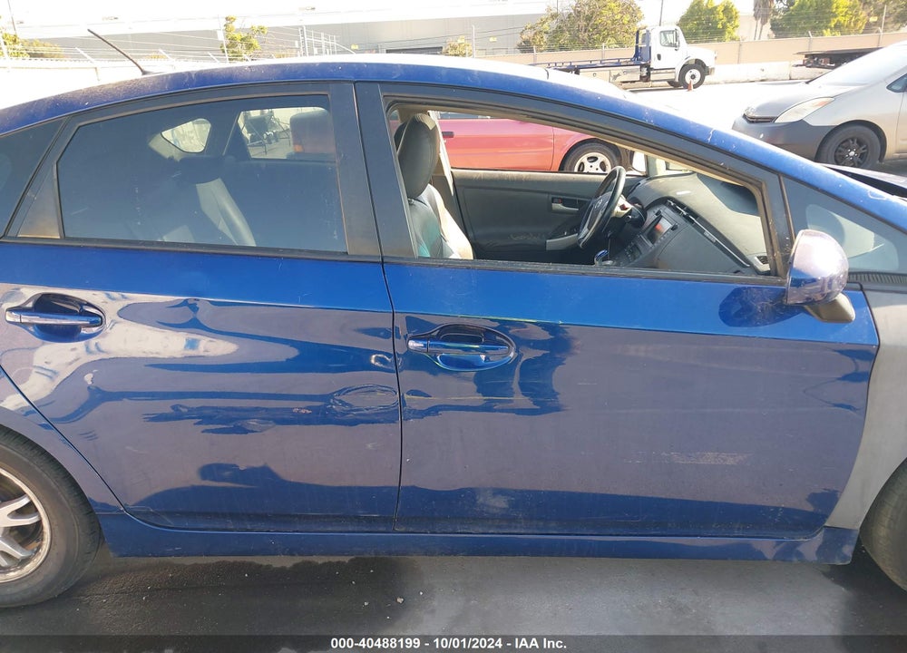 2011 TOYOTA PRIUS FOUR VIN: JTDKN3DU2B1440470
