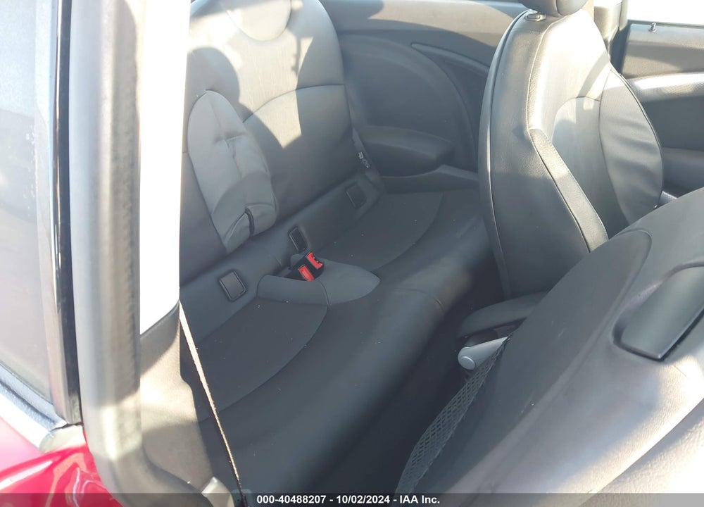 2008 MINI COOPER S VIN: WMWMF73588TT88828