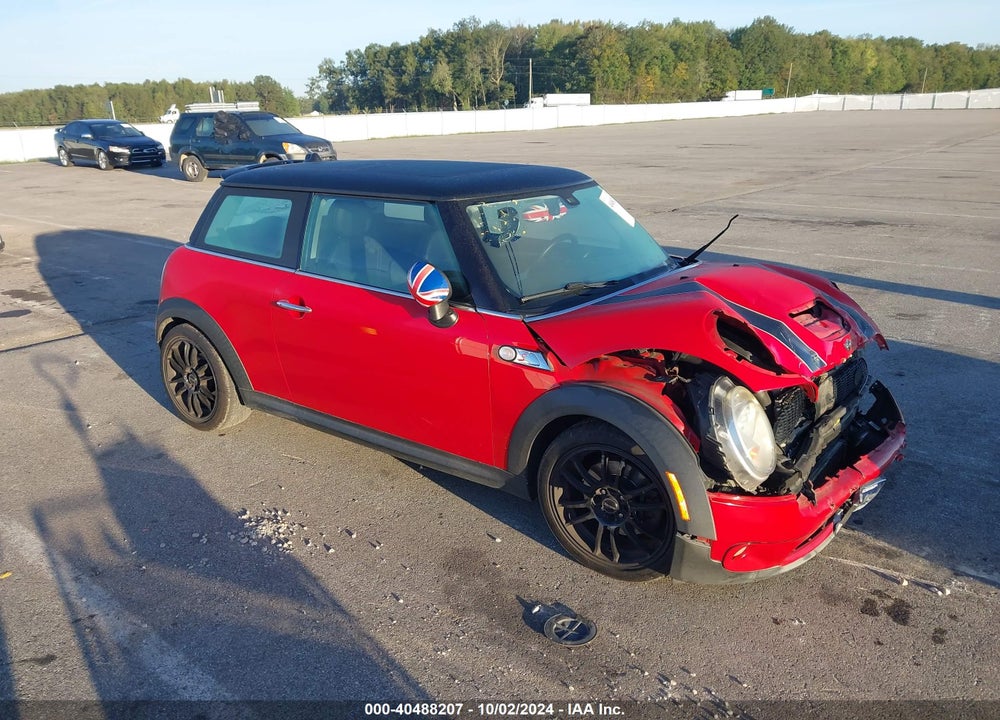 2008 MINI COOPER S VIN: WMWMF73588TT88828