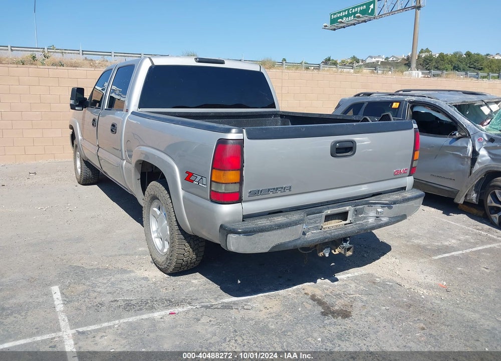 2005 GMC SIERRA 1500 SLE VIN: 2GTEK13T351326169
