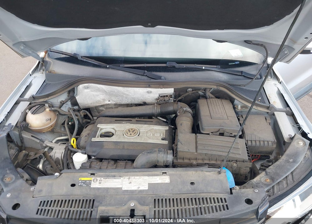 2015 VOLKSWAGEN TIGUAN S VIN: WVGAV7AX8FW551174