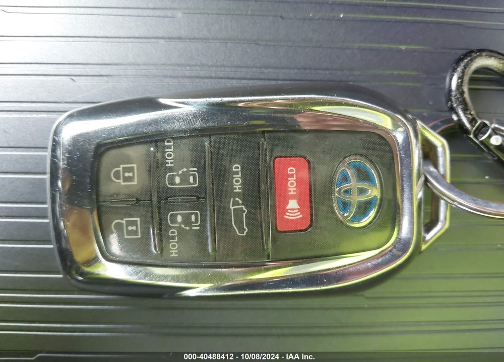 2022 TOYOTA SIENNA XSE VIN: 5TDXRKECXNS105815
