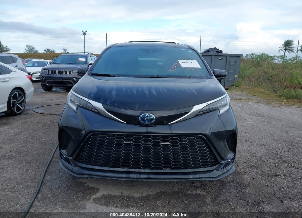2022 TOYOTA SIENNA XSE VIN: 5TDXRKECXNS105815