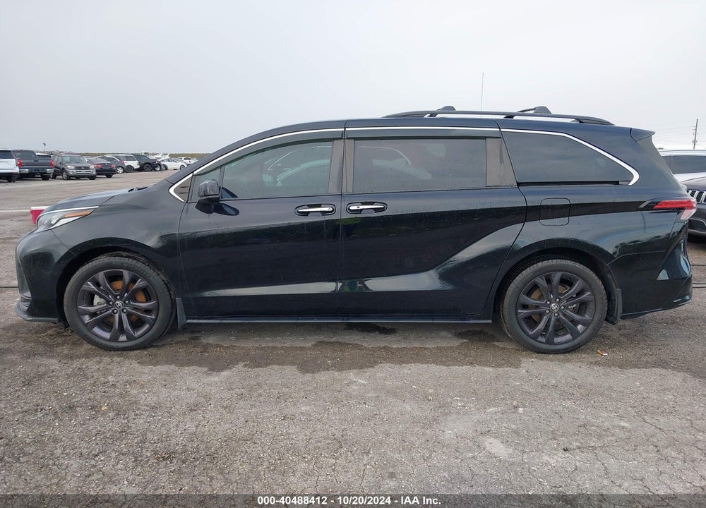 2022 TOYOTA SIENNA XSE VIN: 5TDXRKECXNS105815