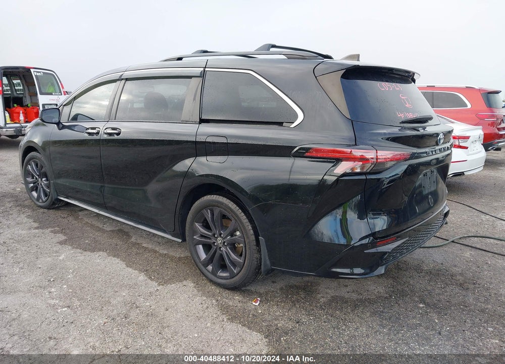 2022 TOYOTA SIENNA XSE VIN: 5TDXRKECXNS105815