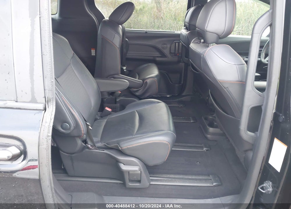 2022 TOYOTA SIENNA XSE VIN: 5TDXRKECXNS105815