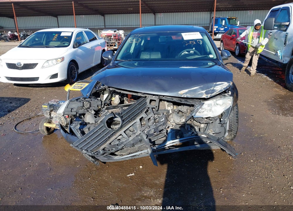 2010 VOLKSWAGEN PASSAT KOMFORT VIN: WVWJM7AN8AE081510