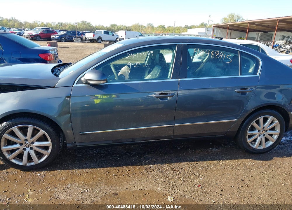 2010 VOLKSWAGEN PASSAT KOMFORT VIN: WVWJM7AN8AE081510