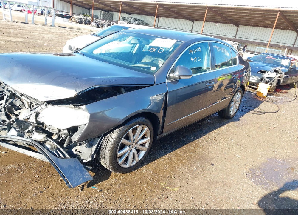 2010 VOLKSWAGEN PASSAT KOMFORT VIN: WVWJM7AN8AE081510