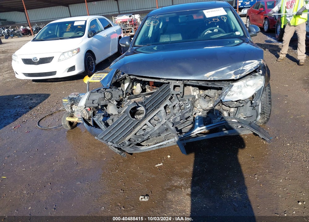 2010 VOLKSWAGEN PASSAT KOMFORT VIN: WVWJM7AN8AE081510