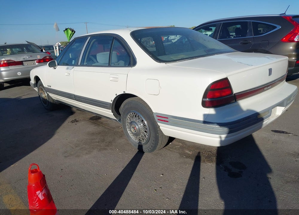 1992 OLDSMOBILE 88 ROYALE VIN: 1G3HN53L4NH339117