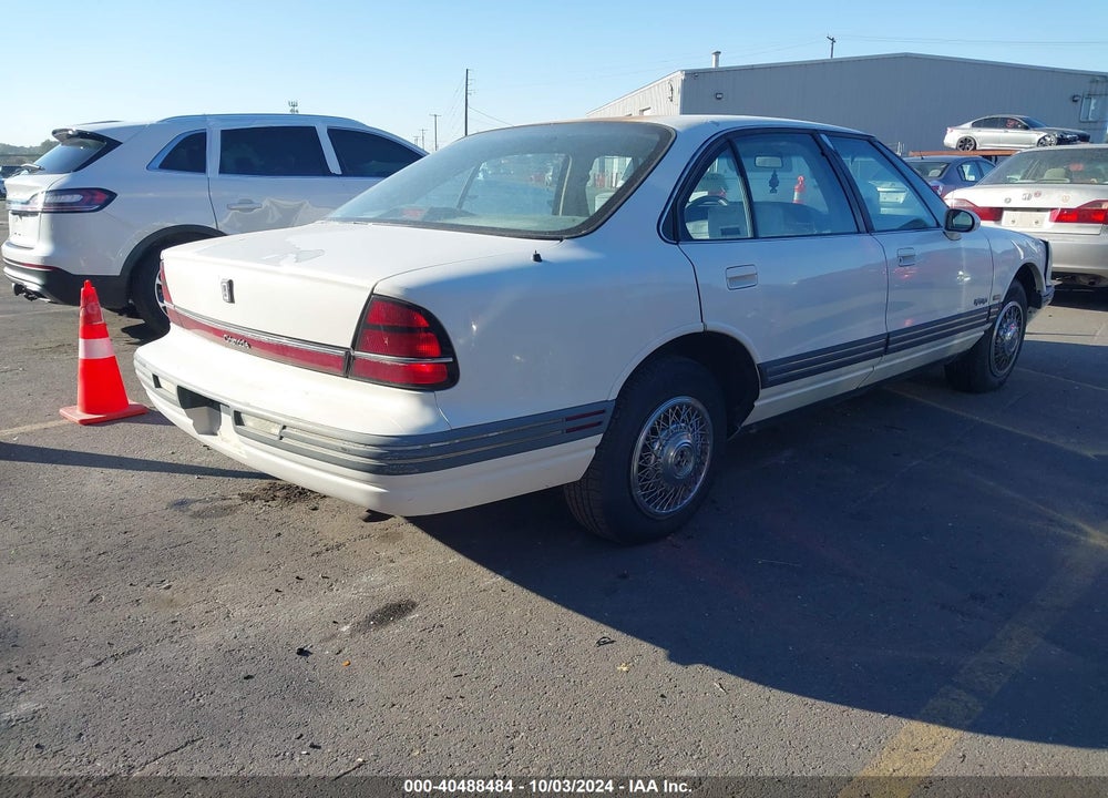 1992 OLDSMOBILE 88 ROYALE VIN: 1G3HN53L4NH339117