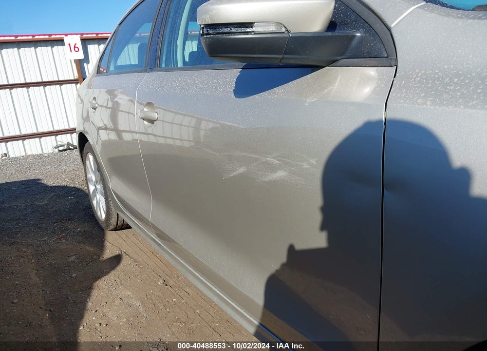 2014 VOLKSWAGEN JETTA 1.8T SE VIN: 3VWD17AJXEM280400