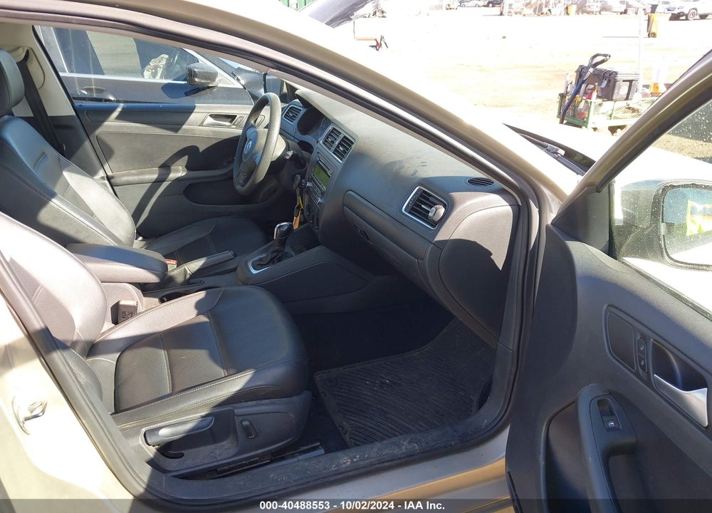 2014 VOLKSWAGEN JETTA 1.8T SE VIN: 3VWD17AJXEM280400