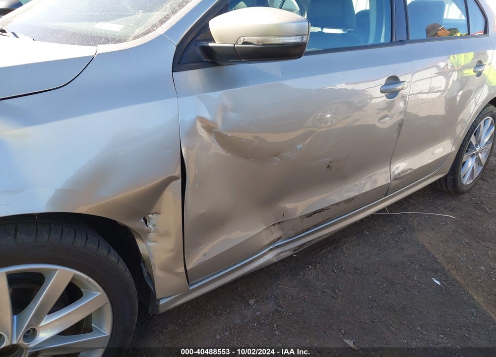 2014 VOLKSWAGEN JETTA 1.8T SE VIN: 3VWD17AJXEM280400