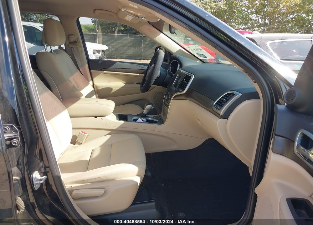 2018 JEEP GRAND CHEROKEE LAREDO 4X2 VIN: 1C4RJEAG2JC481589