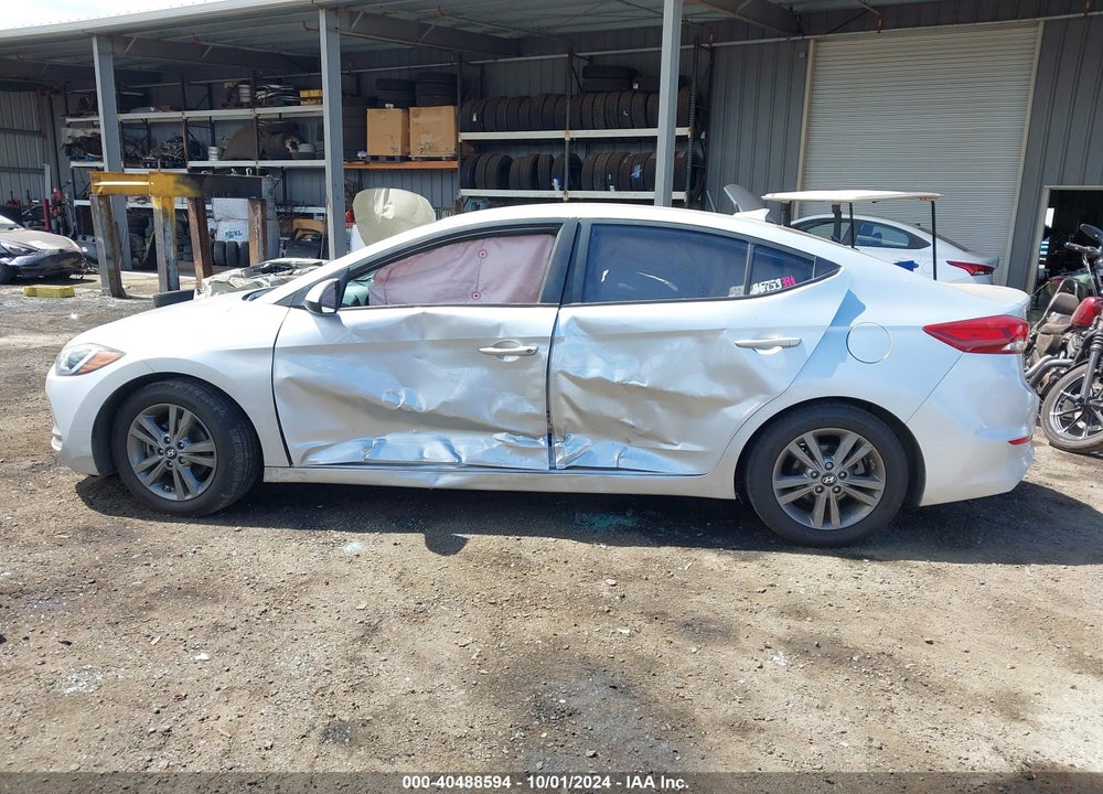 2018 HYUNDAI ELANTRA SEL VIN: 5NPD84LF4JH225978