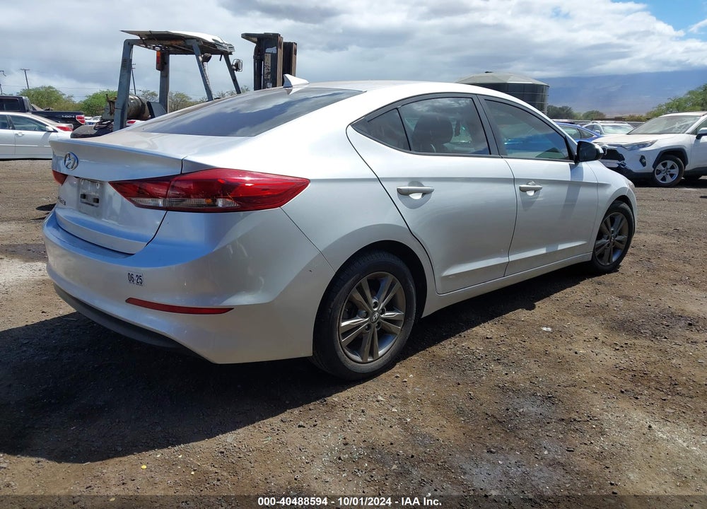 2018 HYUNDAI ELANTRA SEL VIN: 5NPD84LF4JH225978