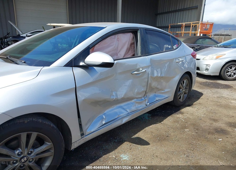 2018 HYUNDAI ELANTRA SEL VIN: 5NPD84LF4JH225978