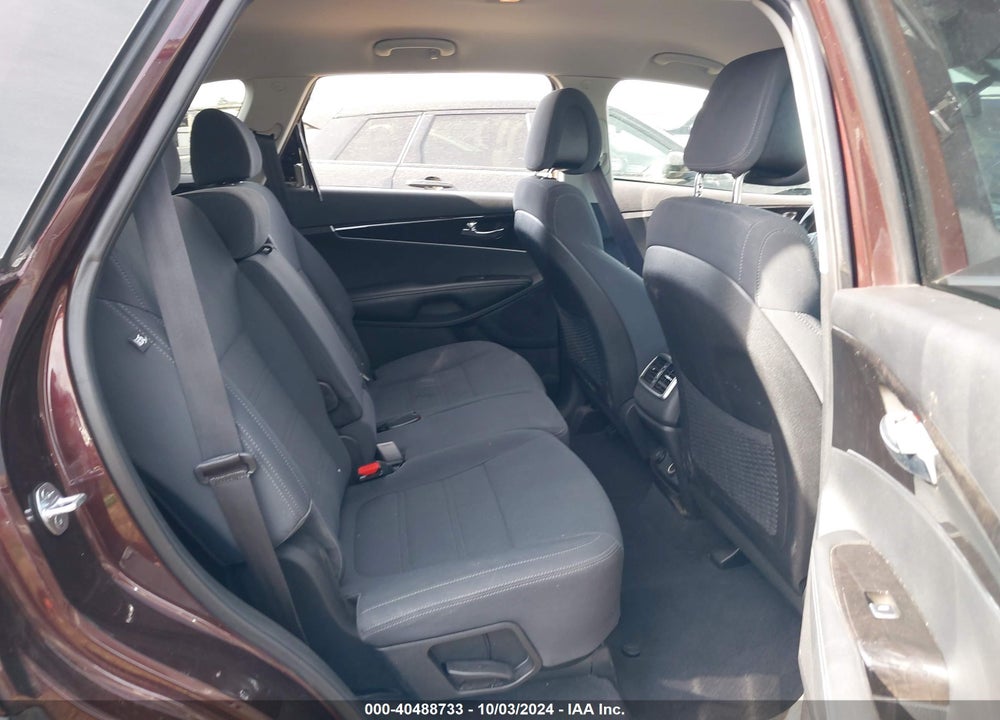 2016 KIA SORENTO 2.4L LX VIN: 5XYPGDA37GG065300