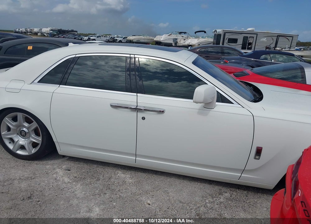 2011 ROLLS-ROYCE GHOST VIN: SCA664S51BUX49496