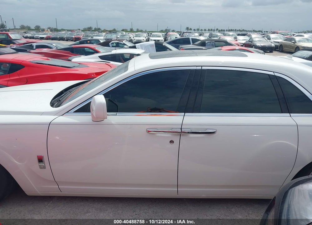 2011 ROLLS-ROYCE GHOST VIN: SCA664S51BUX49496