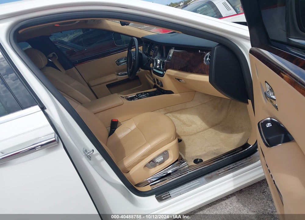 2011 ROLLS-ROYCE GHOST VIN: SCA664S51BUX49496