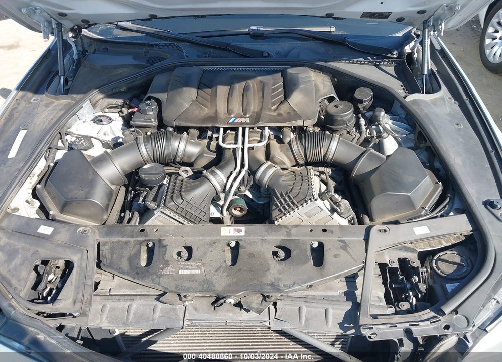2013 BMW M5 VIN: WBSFV9C52DD096647