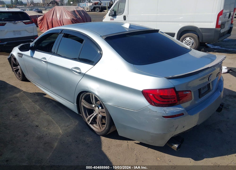 2013 BMW M5 VIN: WBSFV9C52DD096647