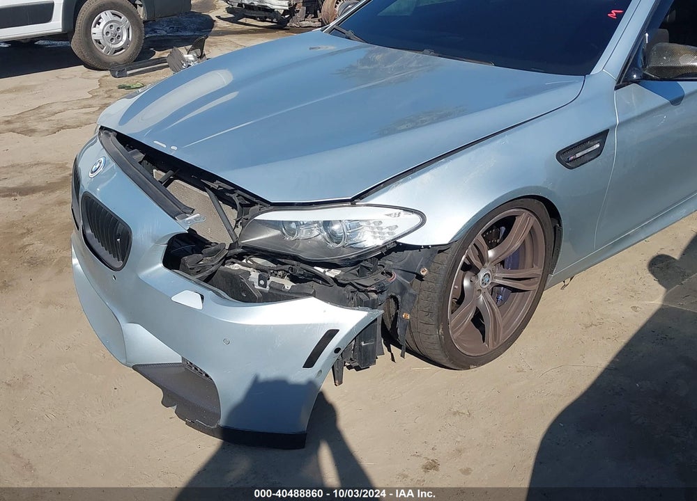 2013 BMW M5 VIN: WBSFV9C52DD096647