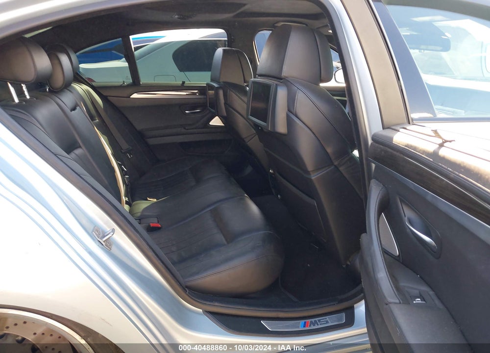 2013 BMW M5 VIN: WBSFV9C52DD096647