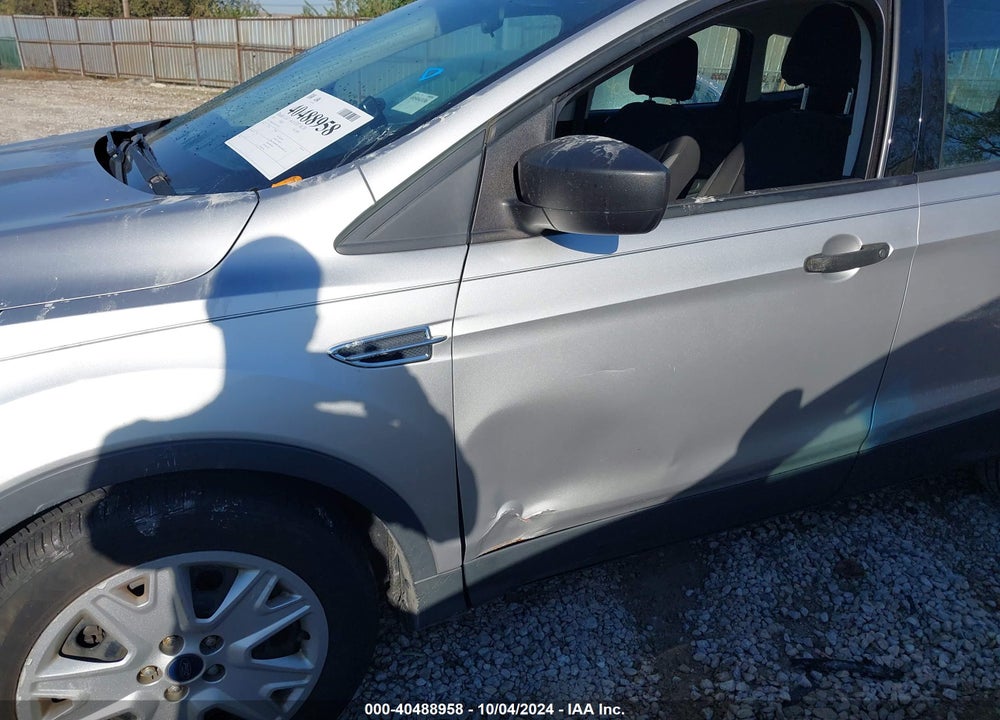 2015 FORD ESCAPE S VIN: 1FMCU0F74FUA23526